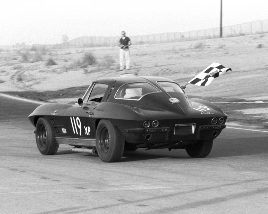  Chevrolet Corvette Stingray 1963 года  (фото 41 из 75)